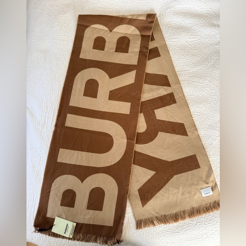 Burberry Brown and Tan Scarf NWT and COA